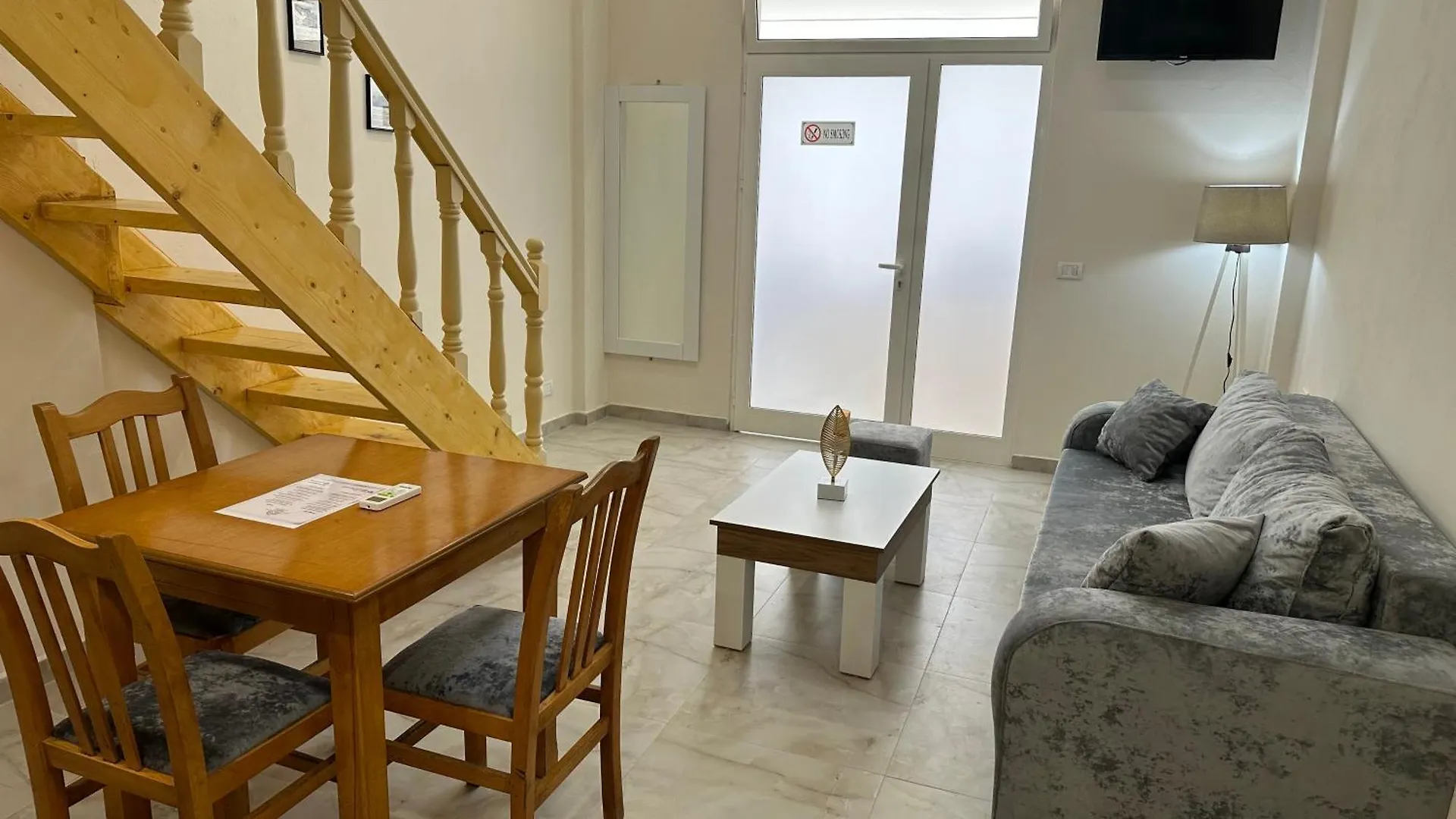 Troy Aparthotel דורס אלבניה